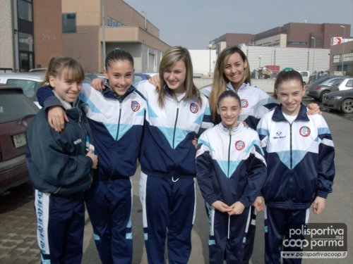 Da sinistra le bravissime ginnaste: Giulia,Carolina,Ksenia,Aurora,Marta e l'allenatrice Mariana Jorge