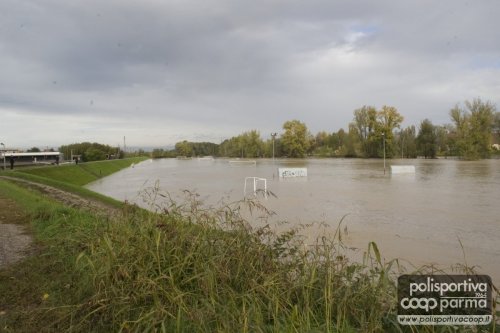 I campi da calcio di Via Reggio alluvionati.